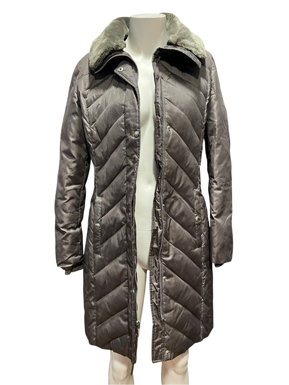 Michael Kors Quilted Long Puffer Coat with Faux Fur Collar - Gray size Small
